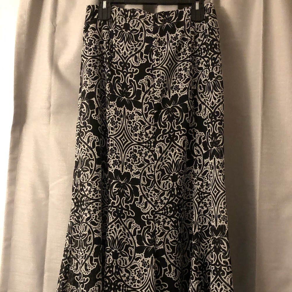Black and white pattern maxi skirt